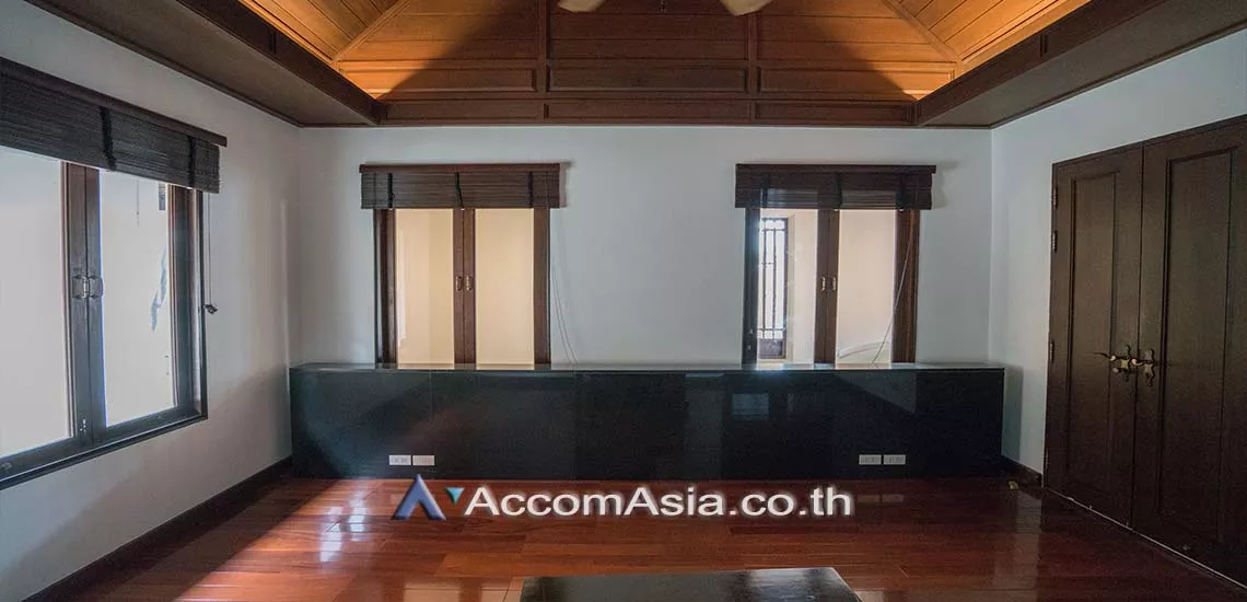 10  3 br House For Rent in Sukhumvit ,Bangkok BTS Ekkamai at The classical charming AA28268