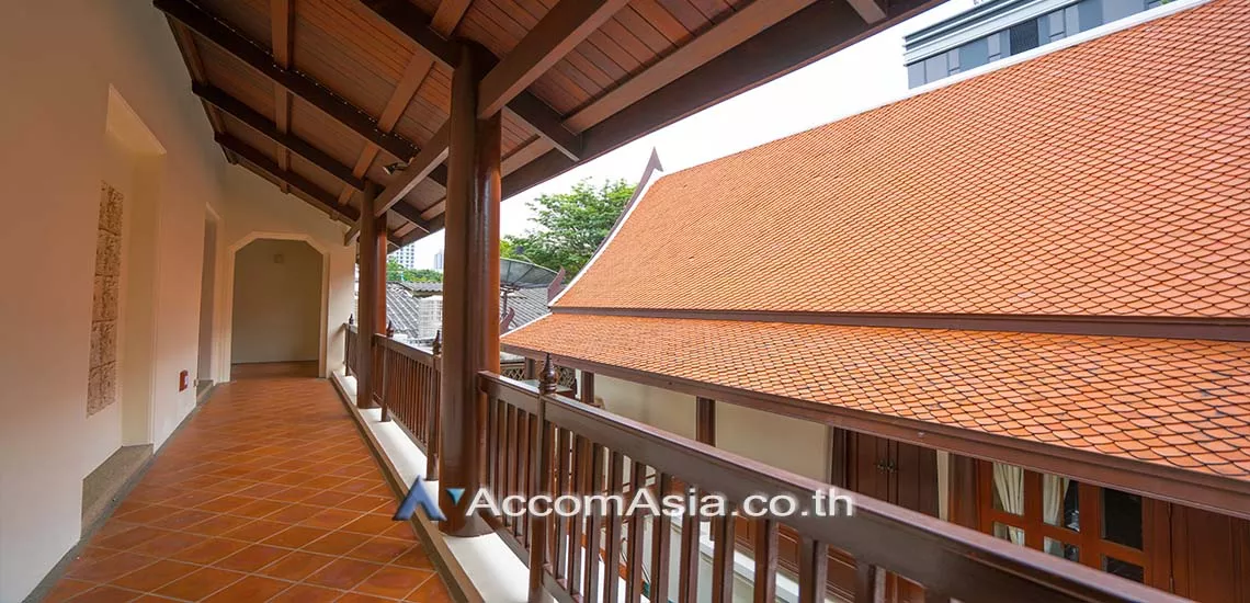 12  3 br House For Rent in Sukhumvit ,Bangkok BTS Ekkamai at The classical charming AA28268