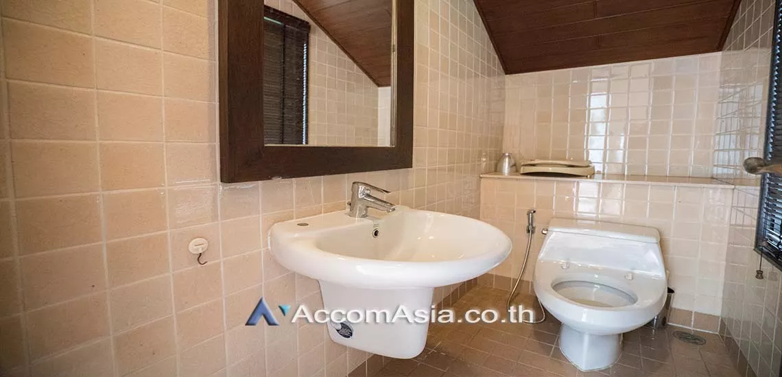 15  3 br House For Rent in Sukhumvit ,Bangkok BTS Ekkamai at The classical charming AA28268