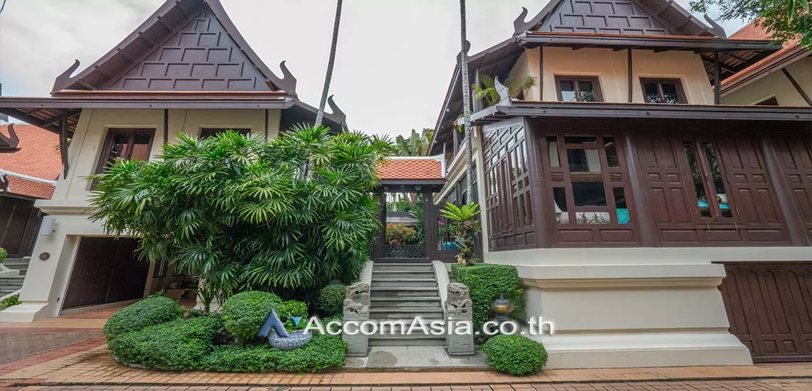 4  3 br House For Rent in Sukhumvit ,Bangkok BTS Ekkamai at The classical charming AA28268