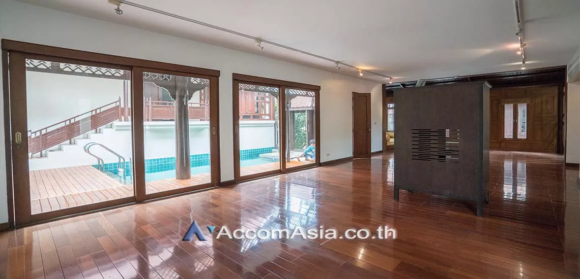 5  3 br House For Rent in Sukhumvit ,Bangkok BTS Ekkamai at The classical charming AA28268