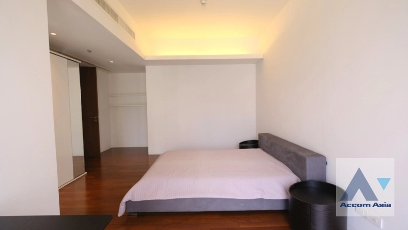 22  3 br Condominium For Rent in Ploenchit ,Bangkok BTS Ratchadamri at Hansar Residence AA28289
