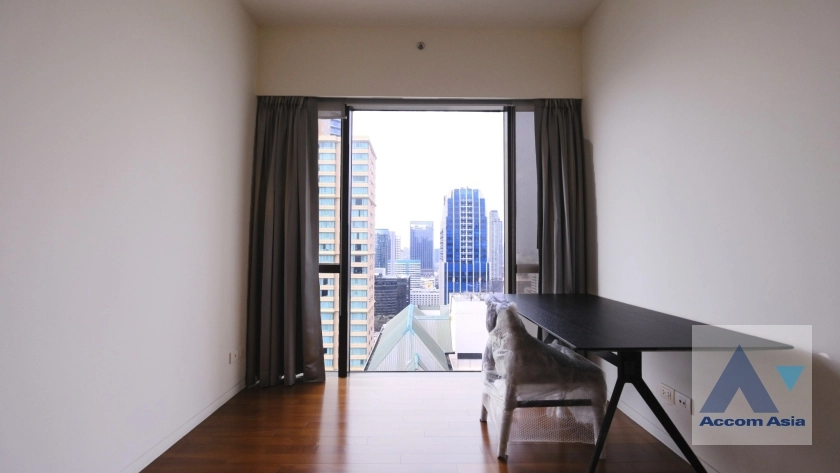 23  3 br Condominium For Rent in Ploenchit ,Bangkok BTS Ratchadamri at Hansar Residence AA28289
