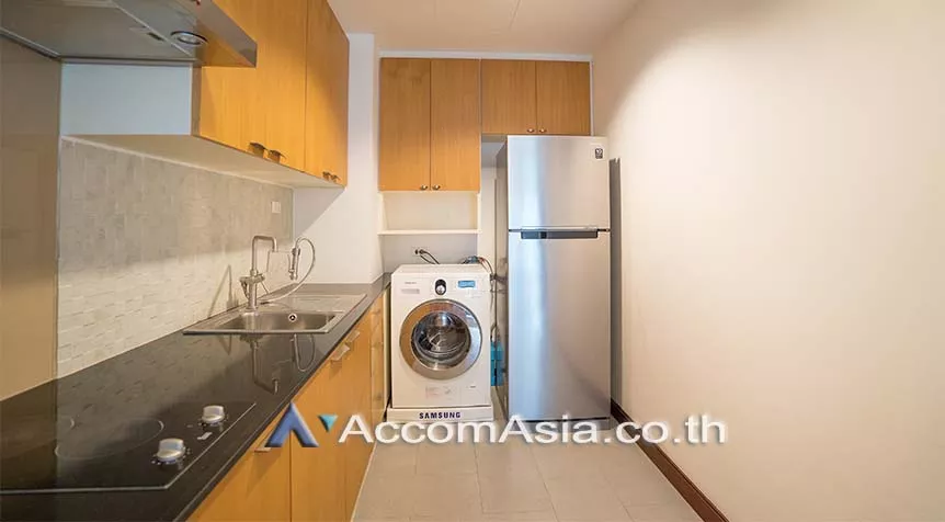 unit 2 Bedrooms  Apartment For Rent in Sukhumvit, Bangkok  near BTS Ekkamai (AA28315)