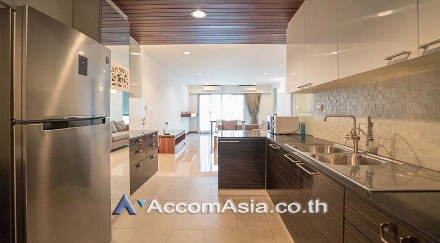 unit 3 Bedrooms  Apartment For Rent in Sukhumvit, Bangkok  near BTS Ekkamai (AA28317)