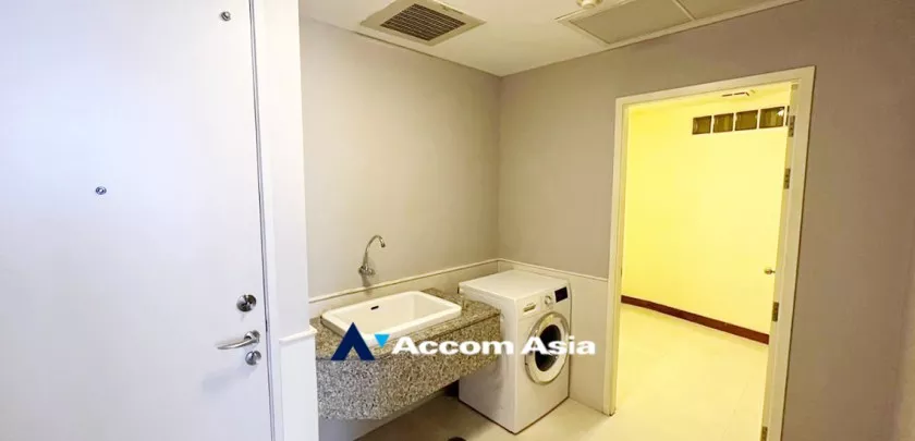 17  3 br Apartment For Rent in Ploenchit ,Bangkok BTS Ploenchit at Set on Landscape Court Yard AA28325