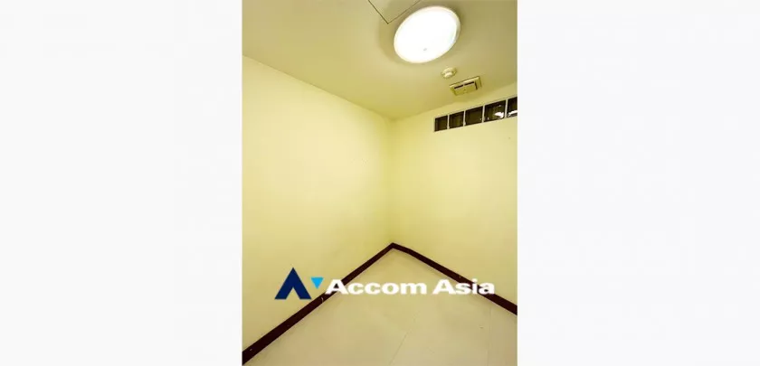 16  3 br Apartment for rent and sale in Ploenchit ,Bangkok BTS Ploenchit at Set on Landscape Court Yard AA28325