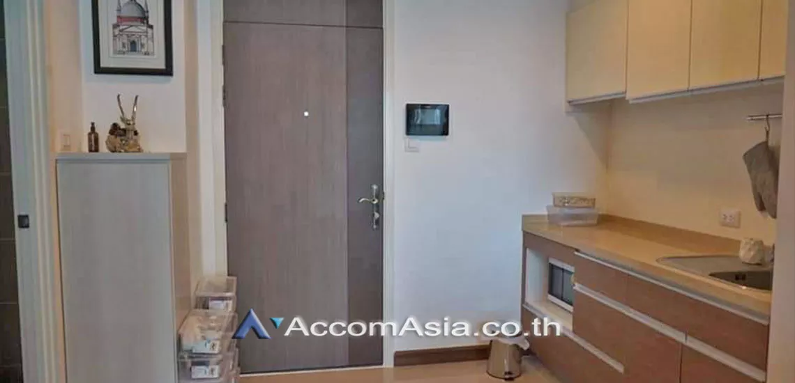 unit 1 Bedroom  Condominium For Sale in Sathorn, Bangkok  near BTS Chong Nonsi - MRT Lumphini (AA28332)