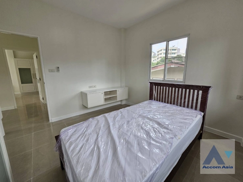 9  3 br House for rent and sale in Sukhumvit ,Bangkok BTS Thong Lo AA28339