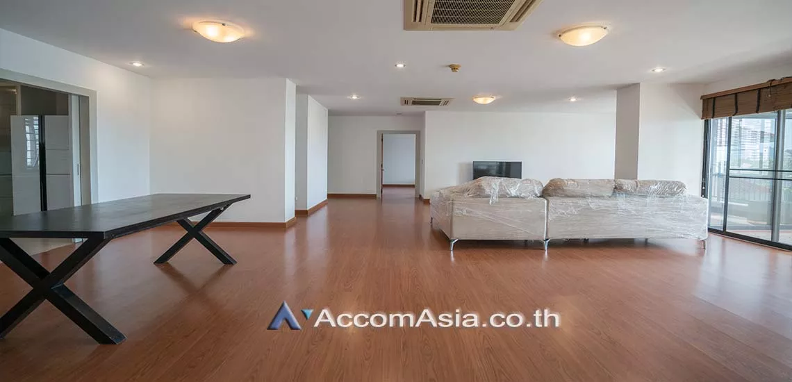 unitPet friendly |  3 Bedrooms  Condominium For Rent in Sukhumvit, Bangkok  near BTS Ekkamai (AA28350)