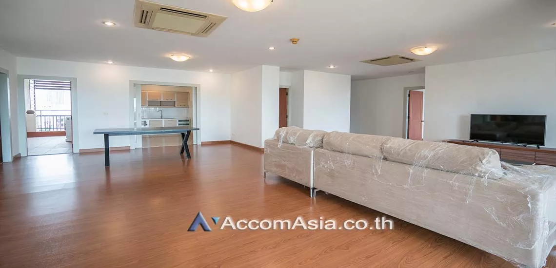 Pet friendly |  3 Bedrooms  Condominium For Rent in Sukhumvit, Bangkok  near BTS Ekkamai (AA28350)