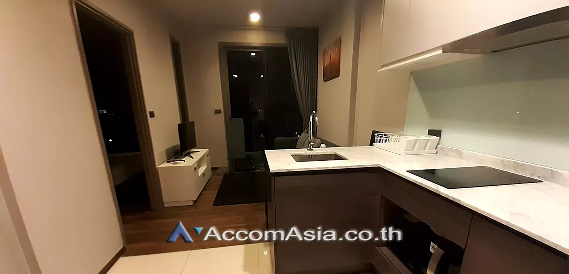 1 Bedroom  Condominium For Sale in Sukhumvit, Bangkok  near BTS Ekkamai (AA28362)