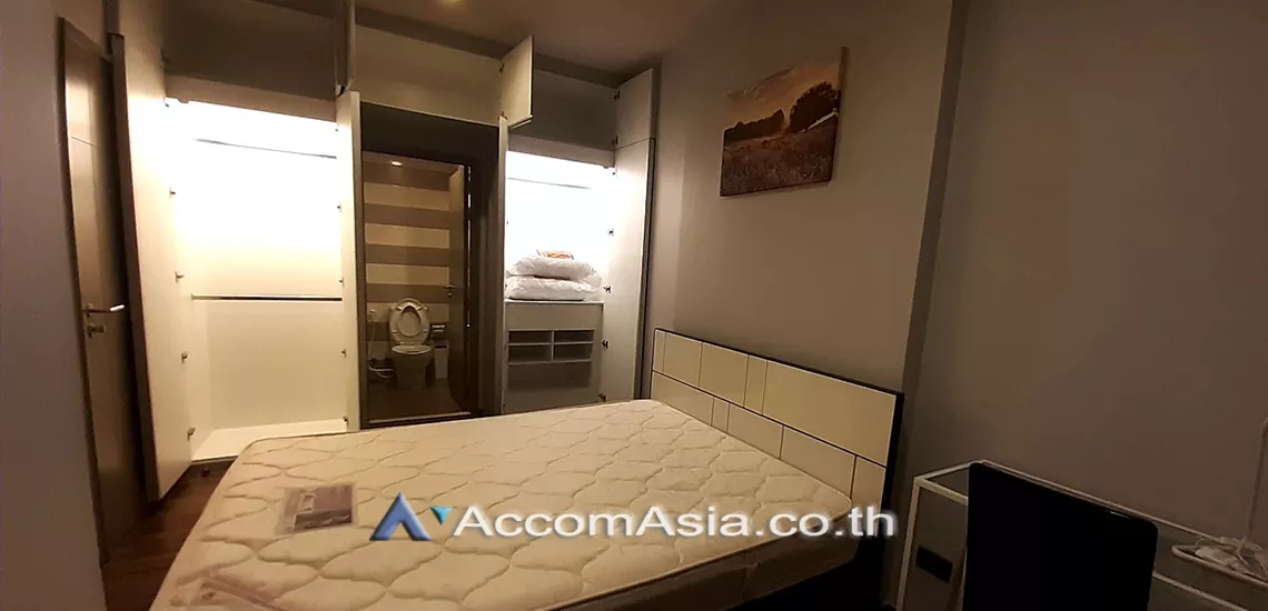  1 Bedroom  Condominium For Sale in Sukhumvit, Bangkok  near BTS Ekkamai (AA28362)