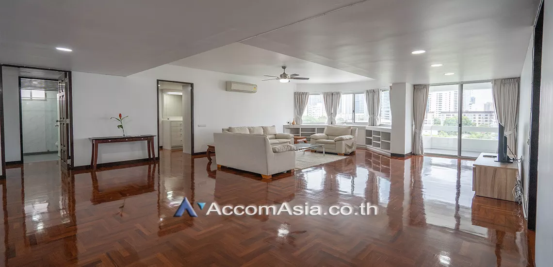 Pet friendly |  The comfortable low rise residence Apartment  3 Bedroom for Rent BTS Phrom Phong in Sukhumvit Bangkok