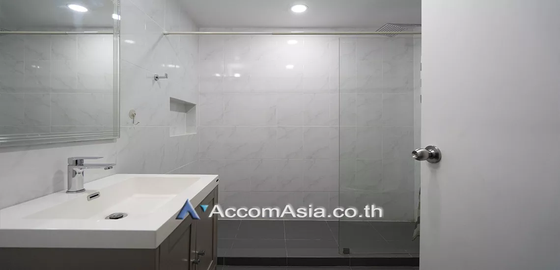 17  3 br Apartment For Rent in Sukhumvit ,Bangkok BTS Phrom Phong at The comfortable low rise residence AA28367
