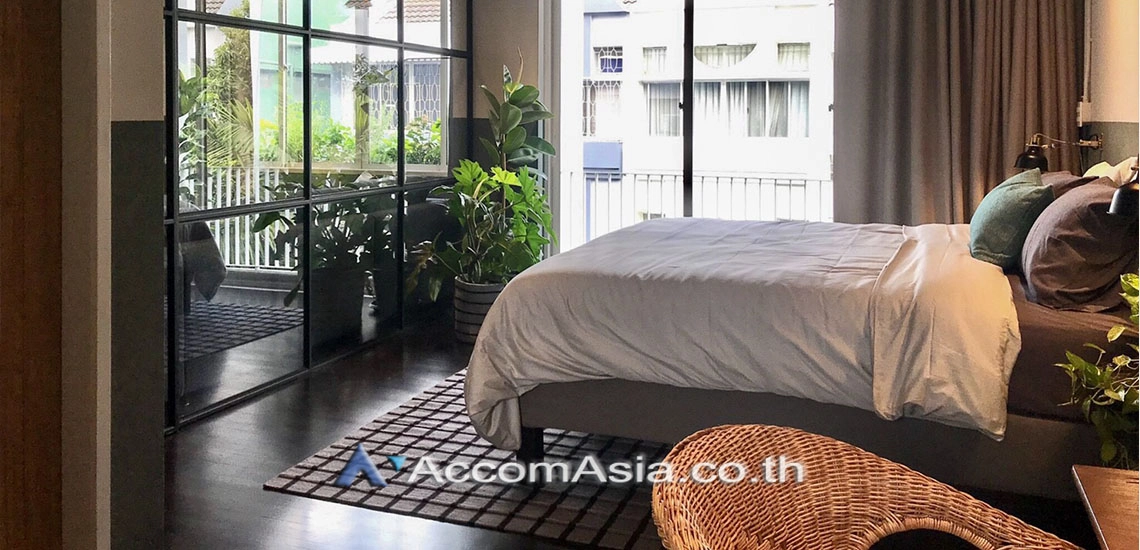  2 Bedrooms  Townhouse For Rent & Sale in Sukhumvit, Bangkok  near BTS Thong Lo (AA28373)
