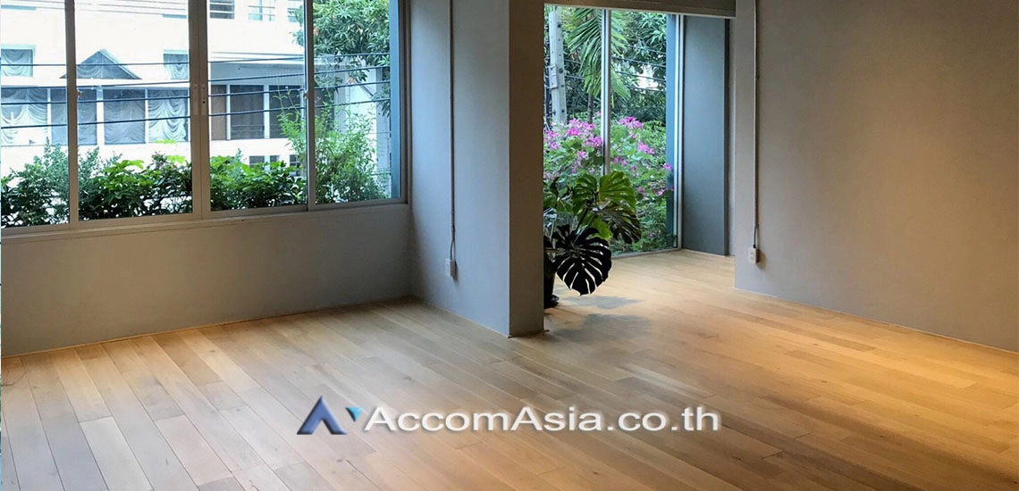 5  2 br Townhouse for rent and sale in Sukhumvit ,Bangkok BTS Thong Lo AA28373