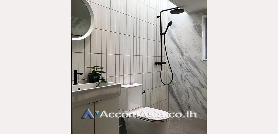 18  2 br Townhouse for rent and sale in Sukhumvit ,Bangkok BTS Thong Lo AA28373