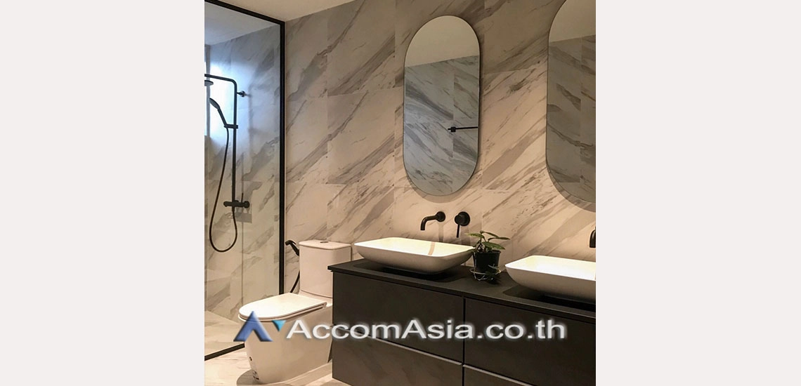 19  2 br Townhouse for rent and sale in sukhumvit ,Bangkok BTS Thong Lo AA28373