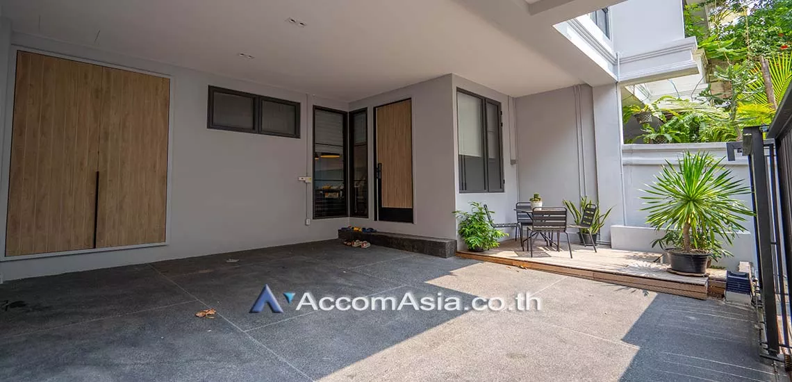 12  4 br Townhouse for rent and sale in sukhumvit ,Bangkok BTS Phra khanong AA28377