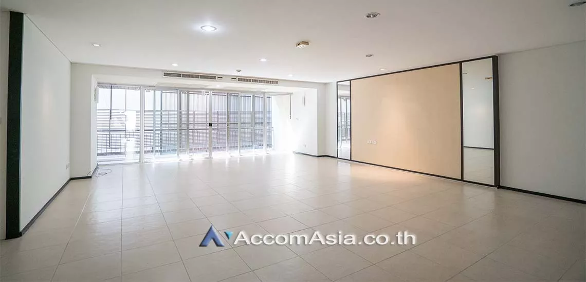 Pet friendly |  Modern spacious residence Apartment  2 Bedroom for Rent BTS Thong Lo in Sukhumvit Bangkok