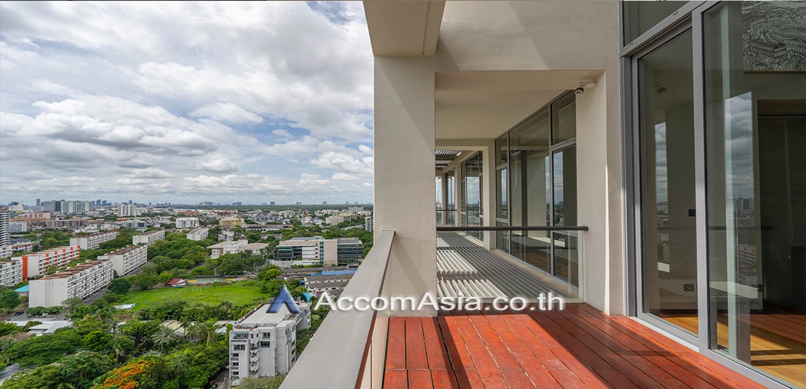  3 Bedrooms  Condominium For Rent in Sathorn, Bangkok  near BTS Chong Nonsi - MRT Lumphini (AA28387)