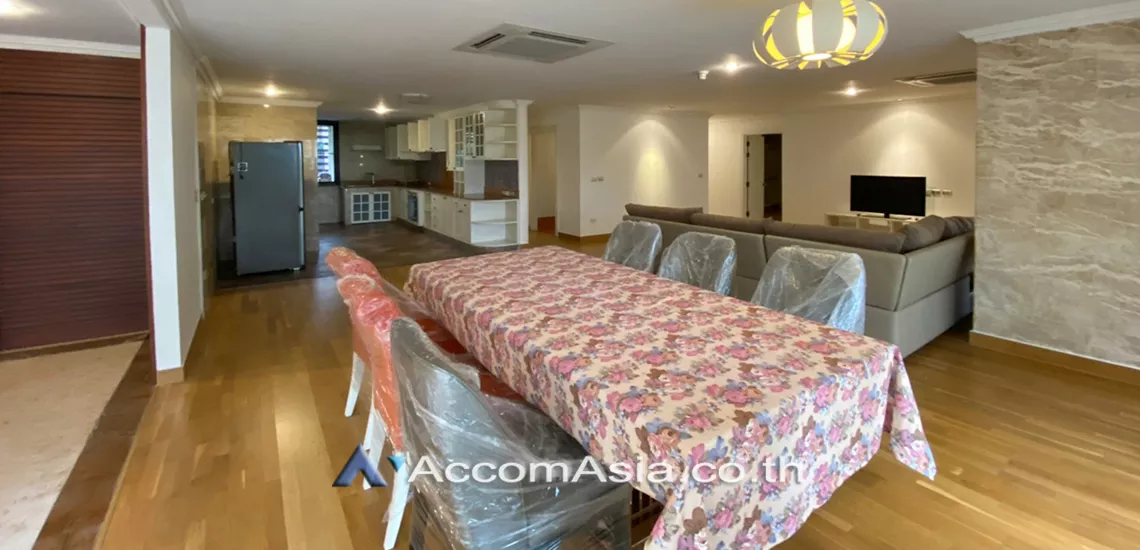 unitBig Balcony, Pet friendly |  3 Bedrooms  Condominium For Rent in Sukhumvit, Bangkok  near BTS Ekkamai (AA28395)