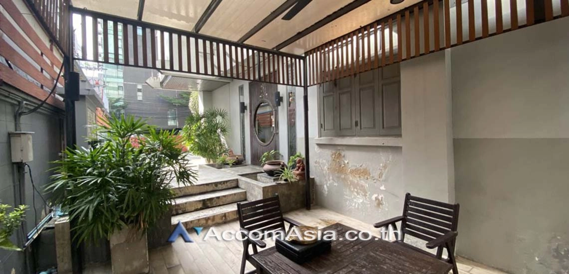 Home Office |  House For Rent in Silom, Bangkok  near BTS Chong Nonsi (AA28400)