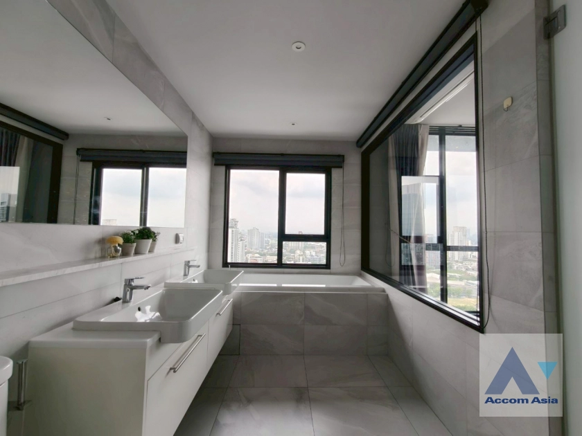 13  3 br Condominium for rent and sale in Sukhumvit ,Bangkok BTS Ekkamai at Rhythm Ekkamai AA28414