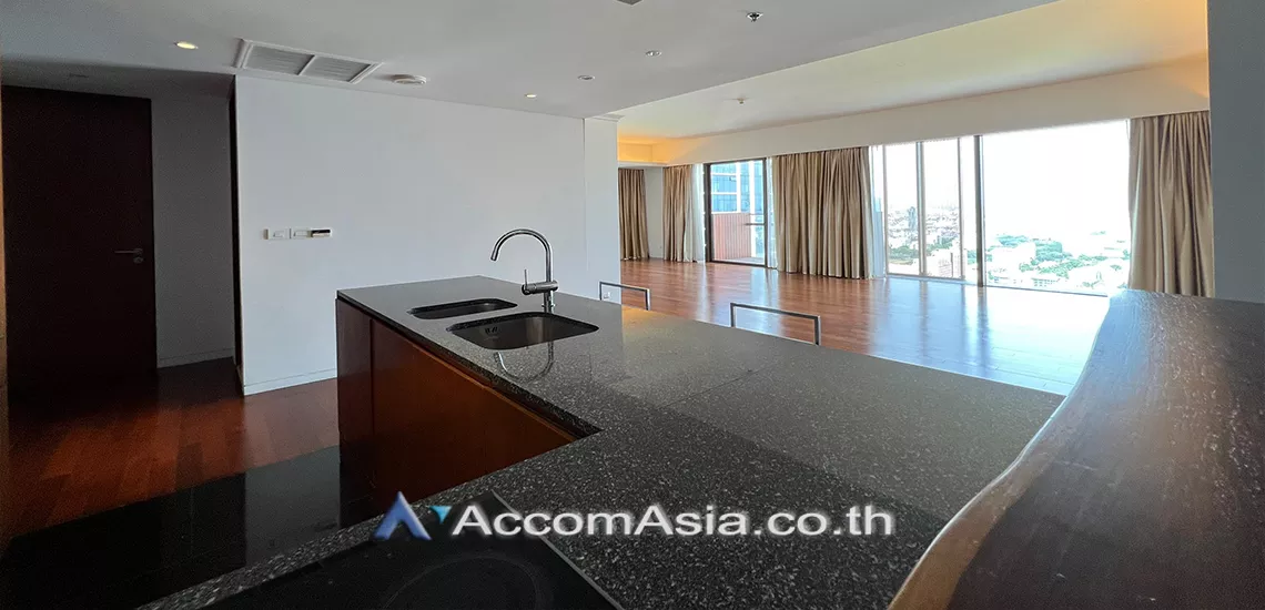 4  2 br Condominium For Rent in Ploenchit ,Bangkok BTS Ratchadamri at Hansar Residence AA28418