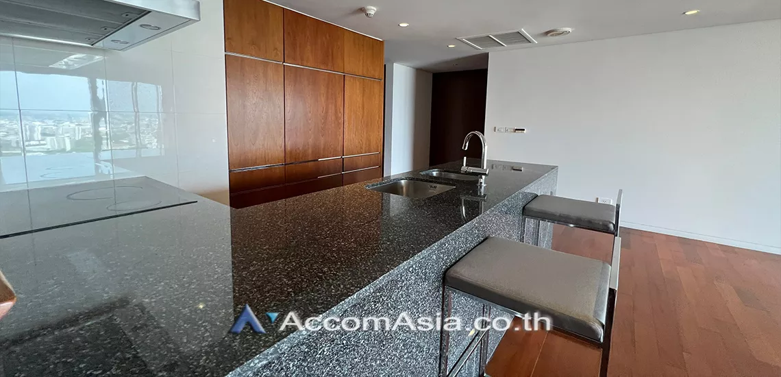 5  2 br Condominium For Rent in Ploenchit ,Bangkok BTS Ratchadamri at Hansar Residence AA28418