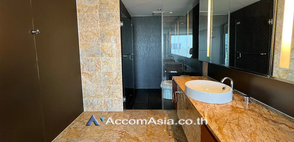21  2 br Condominium For Rent in Ploenchit ,Bangkok BTS Ratchadamri at Hansar Residence AA28418