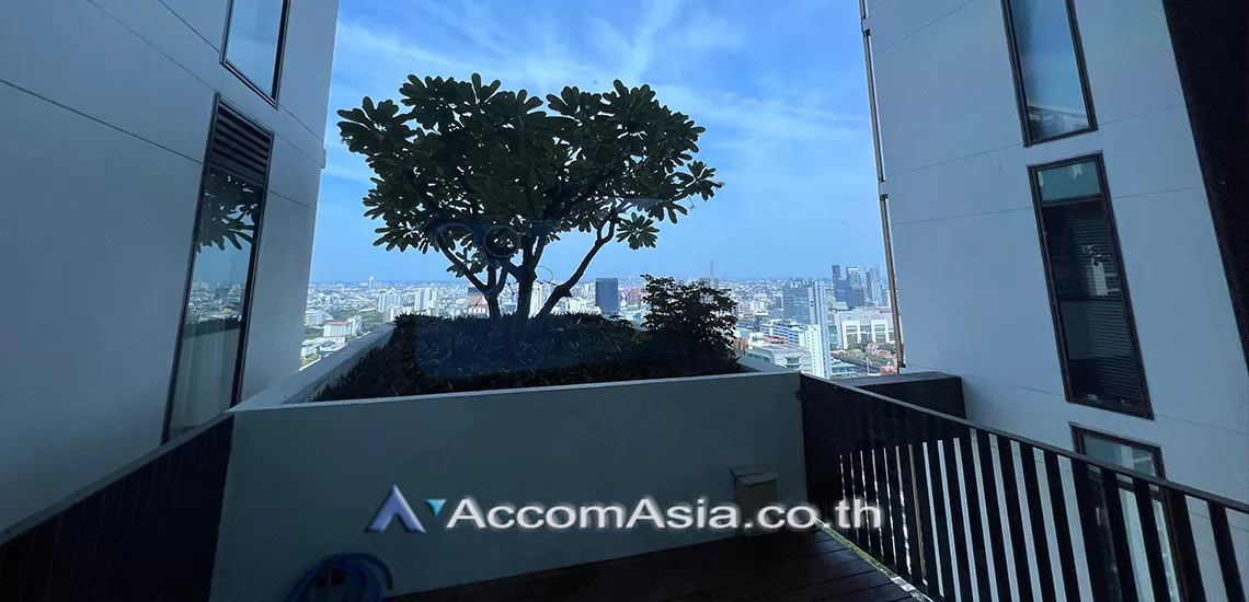 26  2 br Condominium For Rent in Ploenchit ,Bangkok BTS Ratchadamri at Hansar Residence AA28418