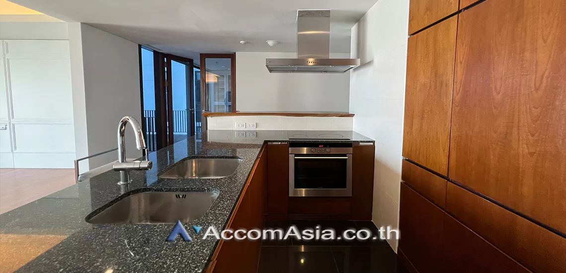 6  2 br Condominium For Rent in Ploenchit ,Bangkok BTS Ratchadamri at Hansar Residence AA28418