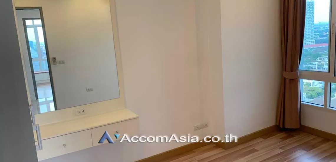  2 Bedrooms  Condominium For Rent in Sukhumvit, Bangkok  near BTS On Nut (AA28420)