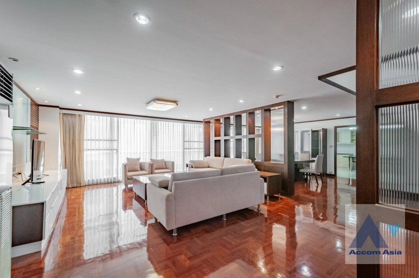 Duplex Condo, Pet friendly |  Family Size Residence Starting at 280 Sqm Apartment  3 Bedroom for Rent BTS Phrom Phong in Sukhumvit Bangkok