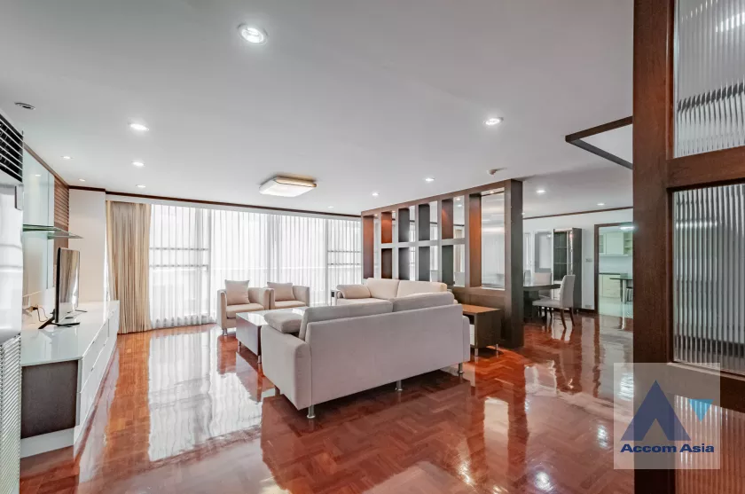 Duplex Condo, Pet friendly |  Family Size Desirable Apartment  3 Bedroom for Rent BTS Phrom Phong in Sukhumvit Bangkok