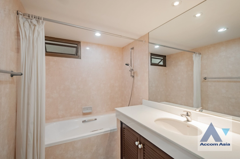 18  3 br Apartment For Rent in Sukhumvit ,Bangkok BTS Phrom Phong at Family Size Residence Starting at 280 Sqm AA28421