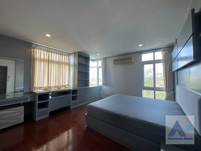 unit 3 Bedrooms  Condominium For Rent in Sathorn, Bangkok  near MRT Lumphini (AA28427)