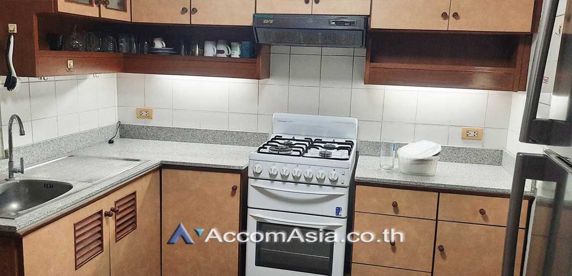 unit 3 Bedrooms  Apartment For Rent in Sukhumvit, Bangkok  near BTS Nana (AA28433)
