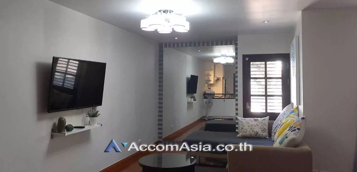 unit 2 Bedrooms  Condominium For Sale in Sukhumvit, Bangkok  near BTS Asok (AA28450)