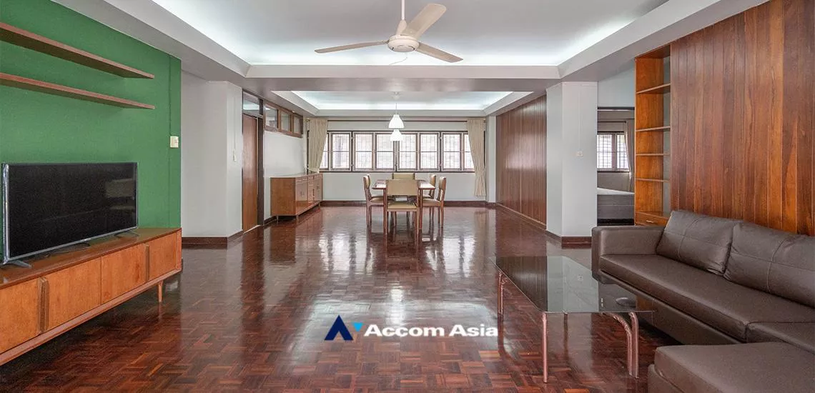  3 Bedrooms  Apartment For Rent in Sukhumvit, Bangkok  near BTS Nana - MRT Sukhumvit (AA28457)