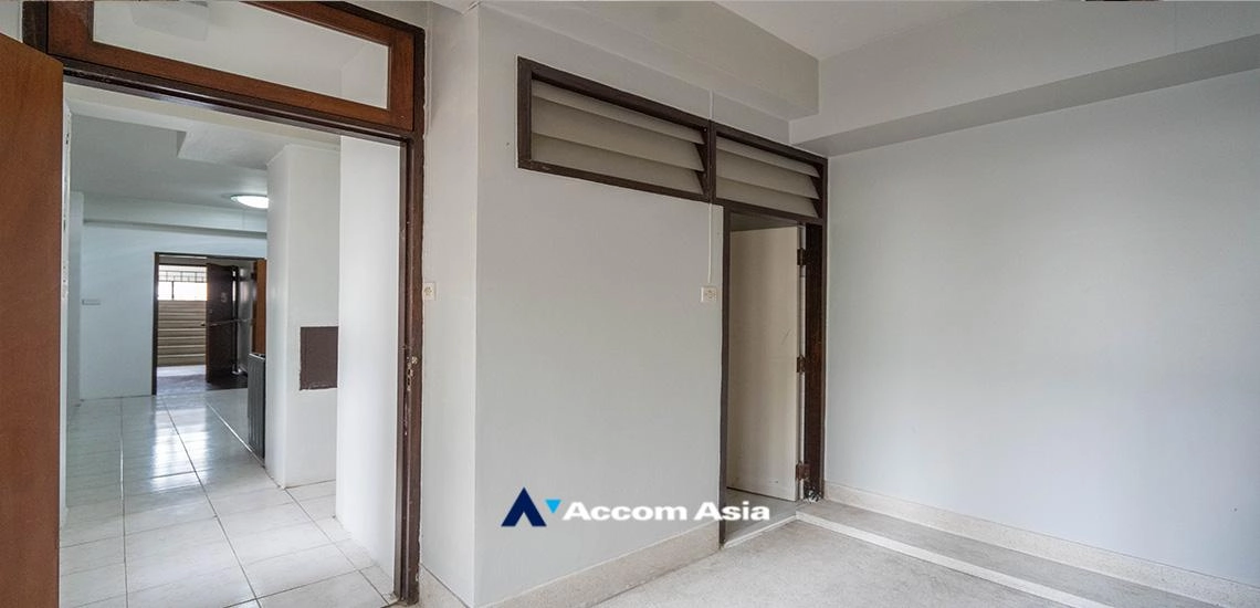 6  3 br Apartment For Rent in Sukhumvit ,Bangkok BTS Nana - MRT Sukhumvit at The classic traditional AA28457