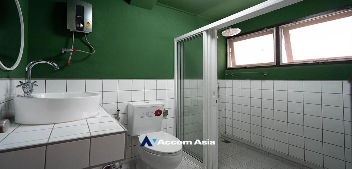 11  3 br Apartment For Rent in Sukhumvit ,Bangkok BTS Nana - MRT Sukhumvit at The classic traditional AA28457