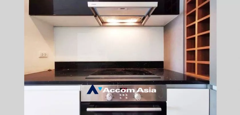 unit 2 Bedrooms  Condominium For Rent in Charoen Nakhon, Bangkok  near BTS Krung Thon Buri (AA28515)