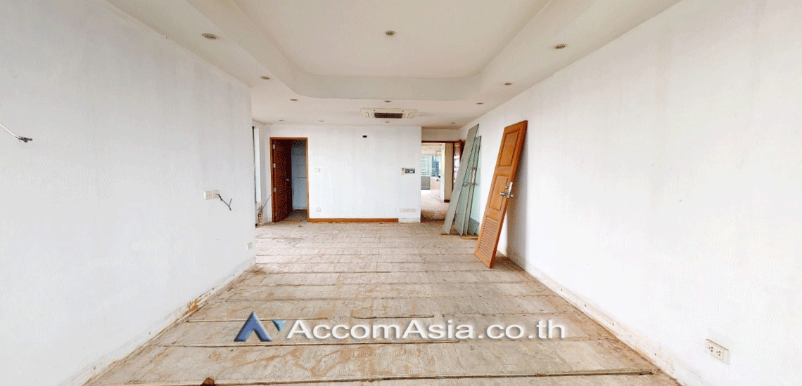 12  4 br Condominium For Sale in Sukhumvit ,Bangkok BTS Ekkamai at Beverly Hills Mansion AA28601