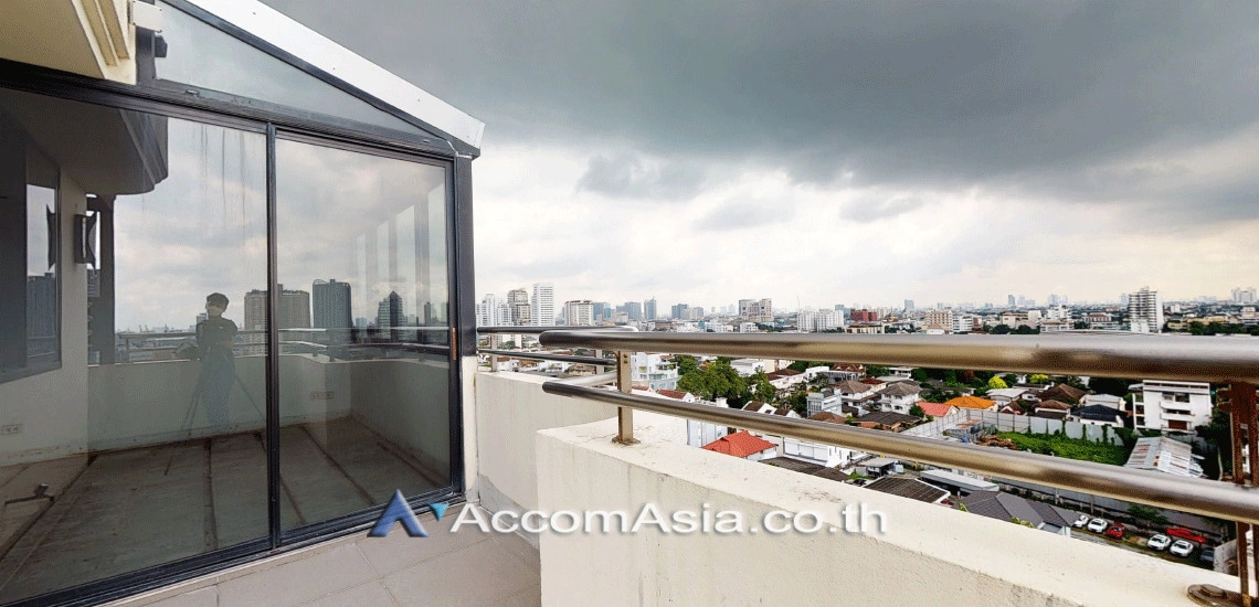 13  4 br Condominium For Sale in Sukhumvit ,Bangkok BTS Ekkamai at Beverly Hills Mansion AA28601