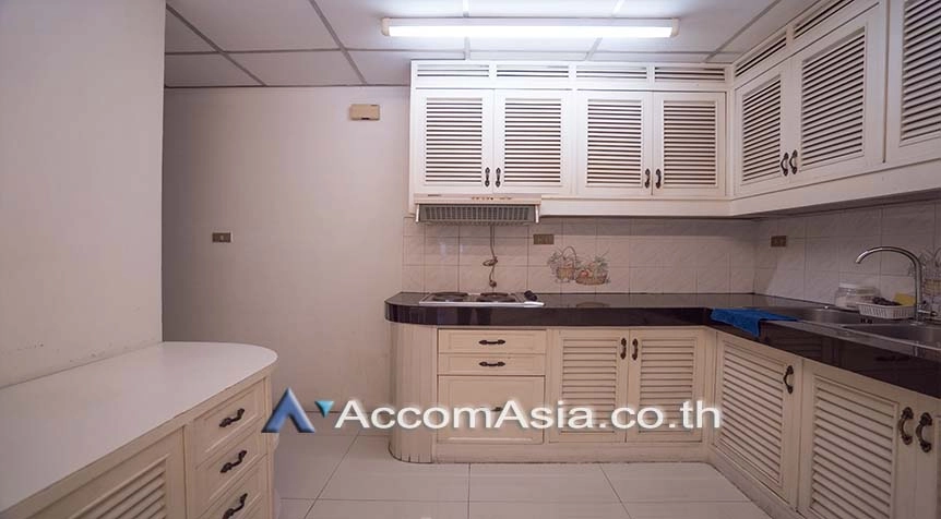 9  4 br Condominium for rent and sale in Sukhumvit ,Bangkok BTS Nana at Crystal Garden AA28624