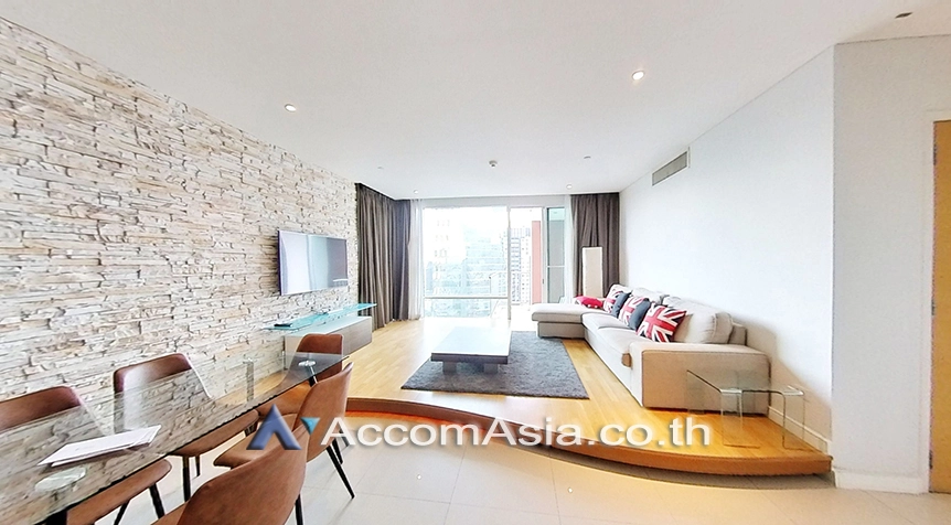 Corner Unit, Pet friendly |  3 Bedrooms  Condominium For Rent in Sukhumvit, Bangkok  near BTS Ekkamai (AA28644)