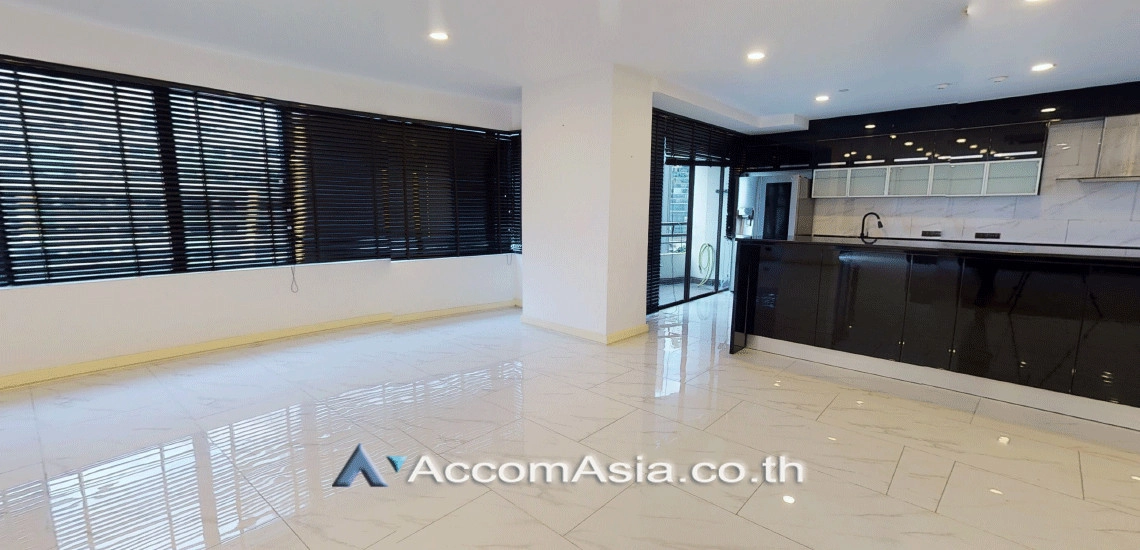Newly renovated Huge & Bright 3 bedrooms condo for rent and sale 700 meters to Thonglor BTS